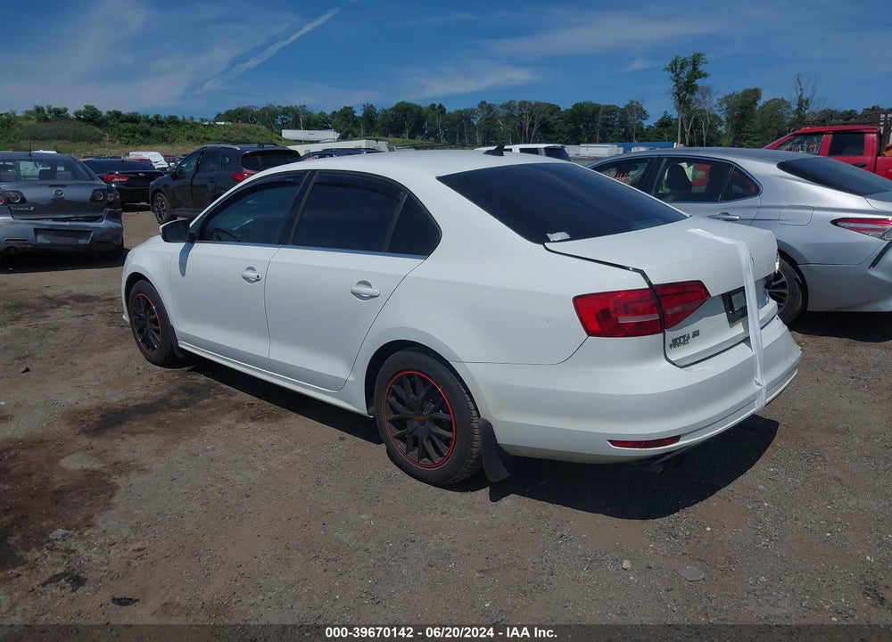 2015 VOLKSWAGEN JETTA 1.8T SE VIN: 3VWD17AJ4FM316163