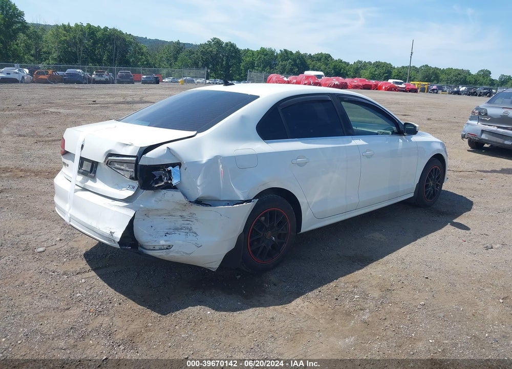 2015 VOLKSWAGEN JETTA 1.8T SE VIN: 3VWD17AJ4FM316163