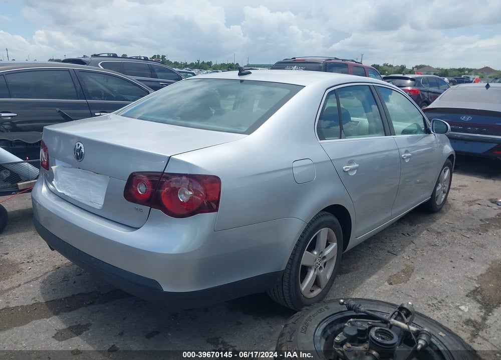 2008 VOLKSWAGEN JETTA SE/SEL VIN: 3VWRM71K88M151811