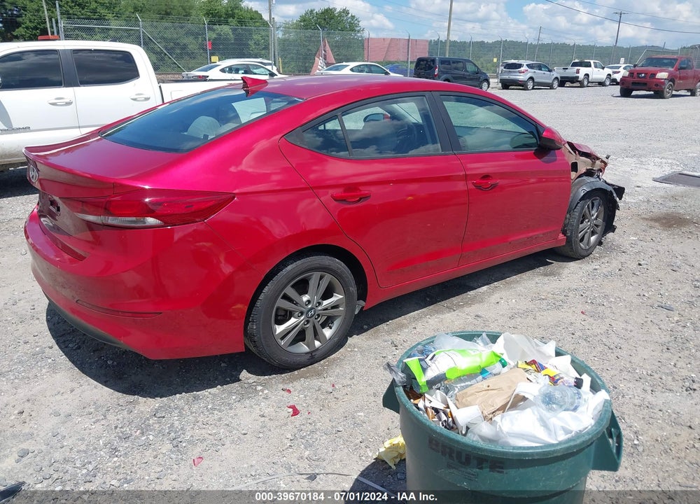 2018 HYUNDAI ELANTRA SEL VIN: 5NPD84LF5JH263767