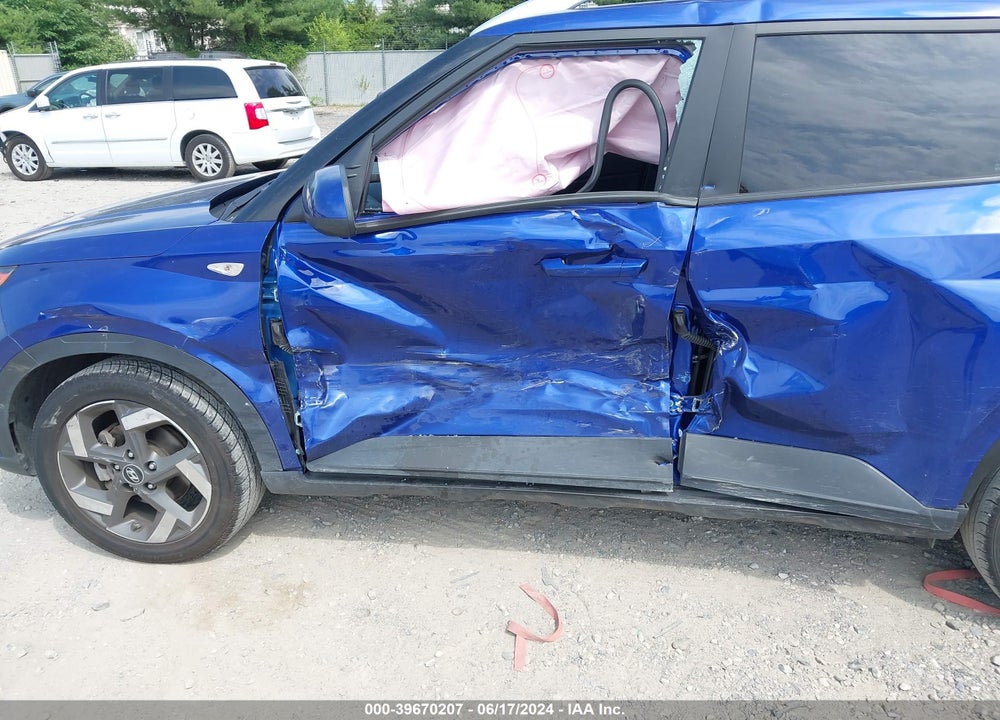 2021 HYUNDAI VENUE SEL VIN: KMHRC8A38MU105031