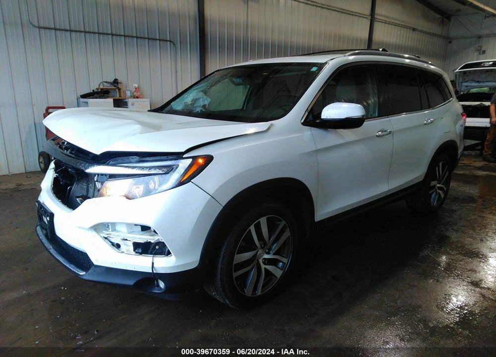 2018 HONDA PILOT TOURING VIN: 5FNYF6H92JB037948