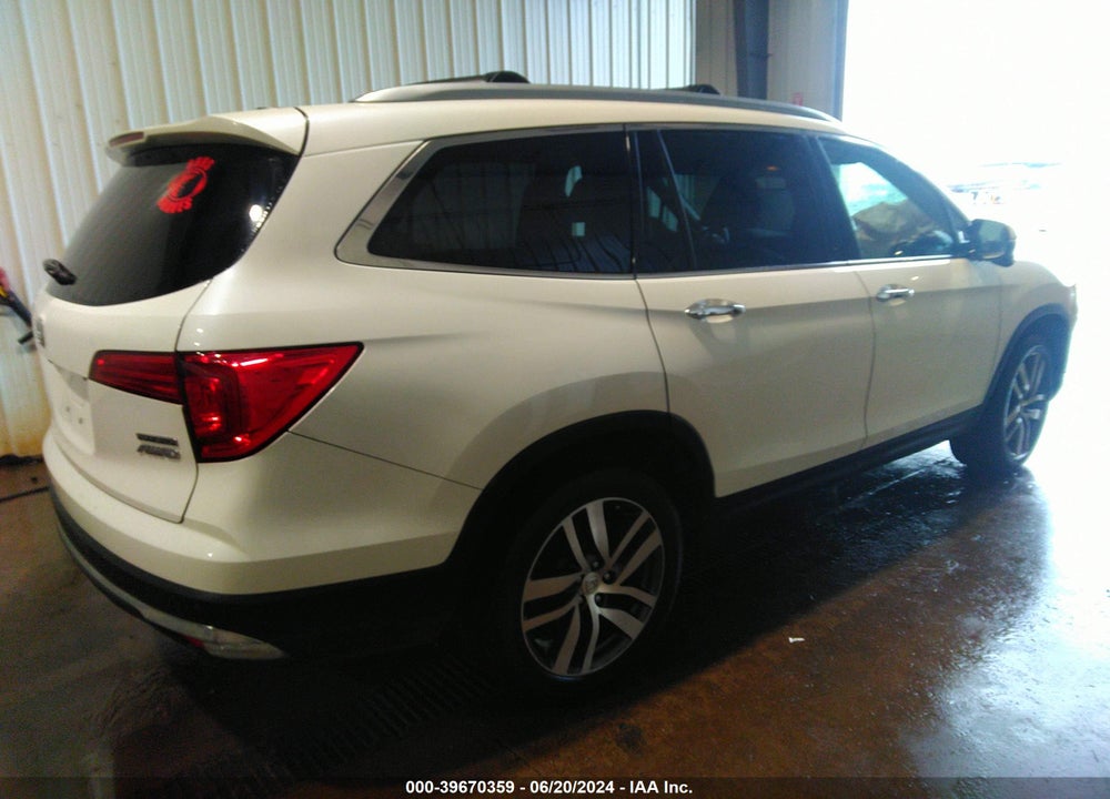 2018 HONDA PILOT TOURING VIN: 5FNYF6H92JB037948