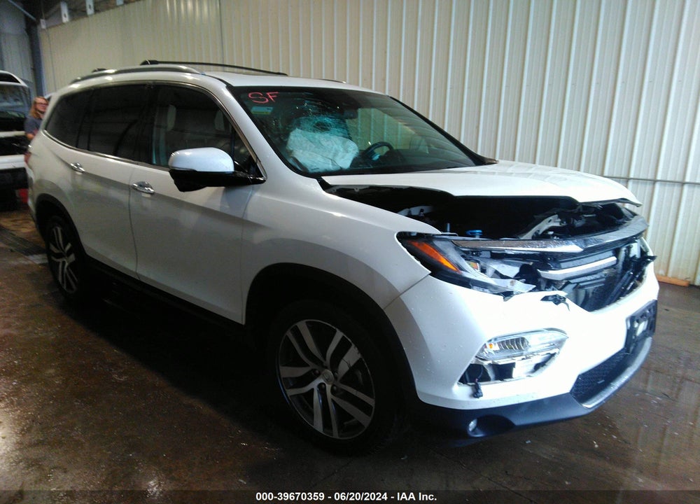 2018 HONDA PILOT TOURING VIN: 5FNYF6H92JB037948