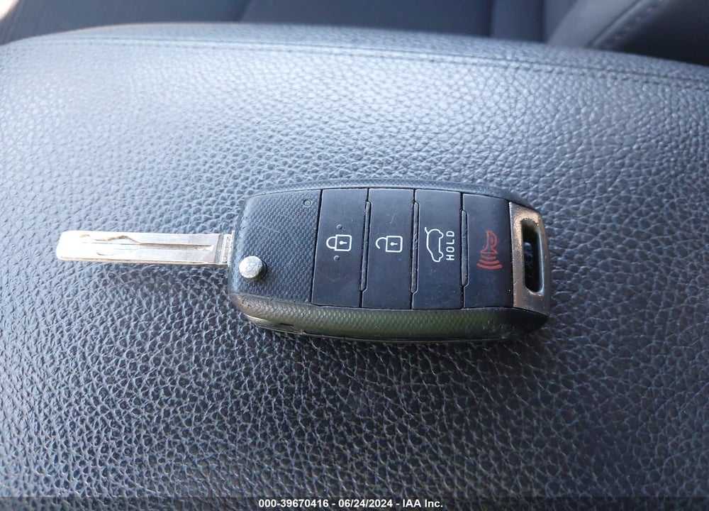2014 KIA SORENTO LX VIN: 5XYKT4A64EG464498