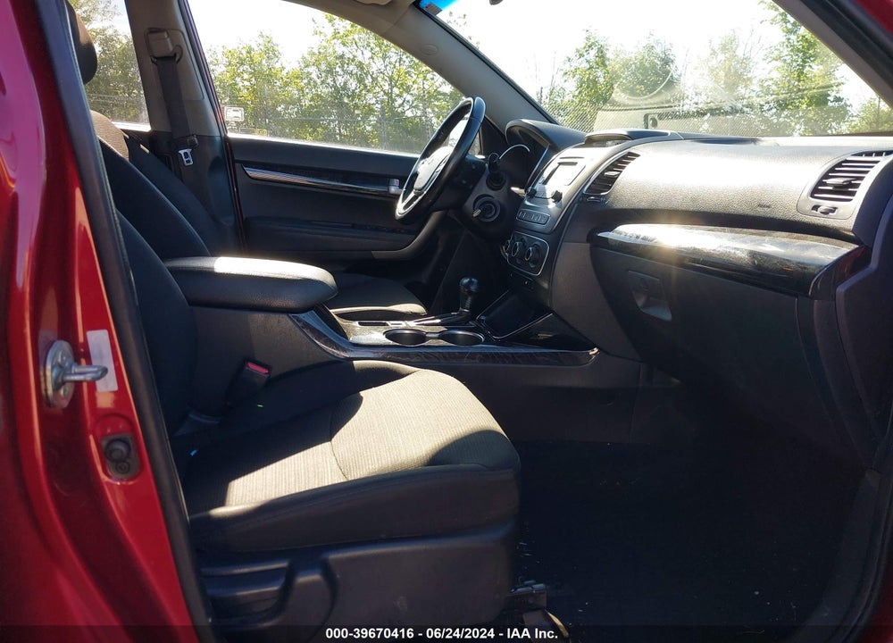 2014 KIA SORENTO LX VIN: 5XYKT4A64EG464498