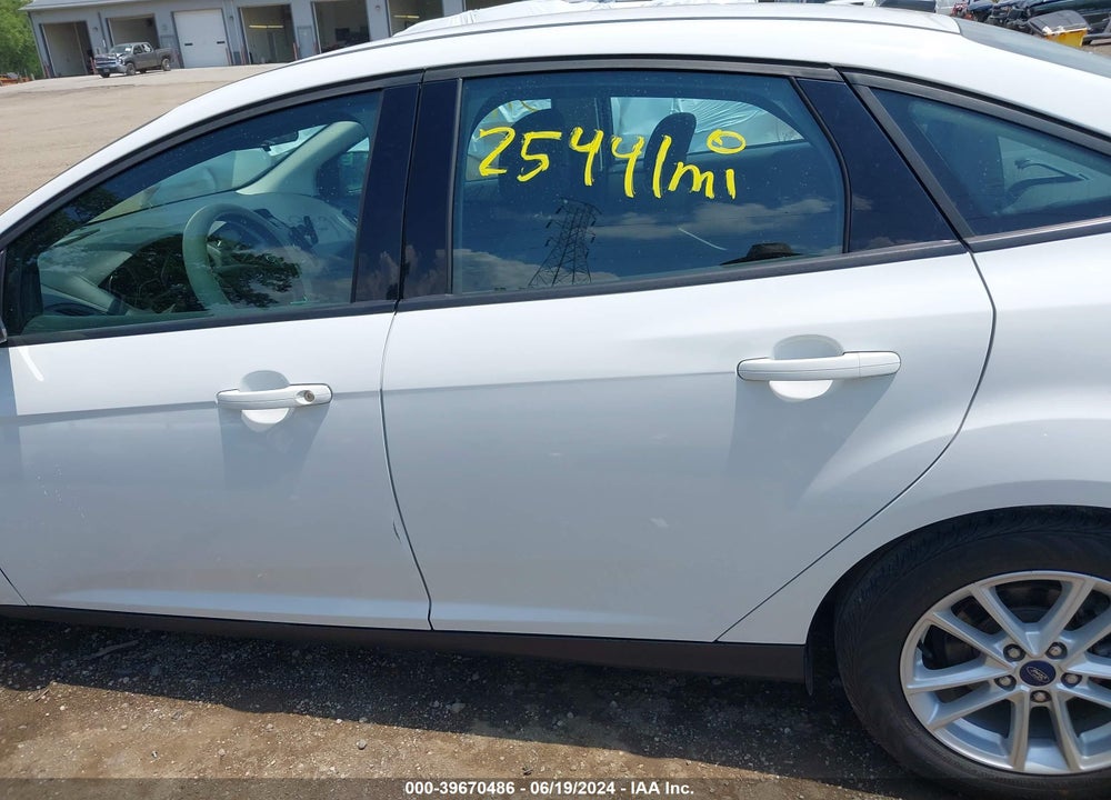 2018 FORD FOCUS SE VIN: 1FADP3FE0JL320961