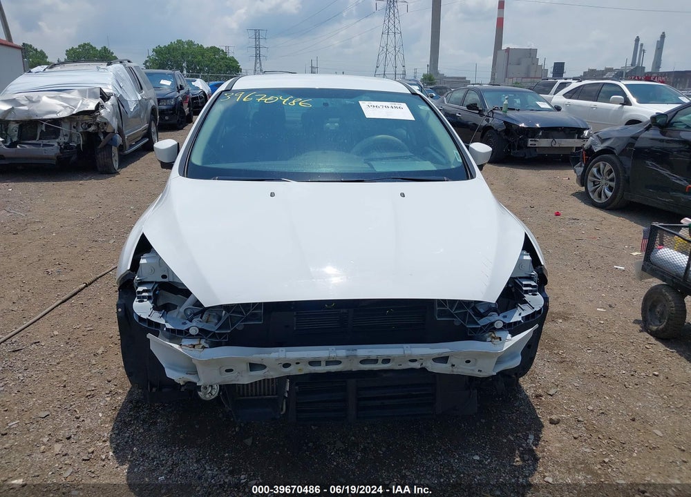 2018 FORD FOCUS SE VIN: 1FADP3FE0JL320961