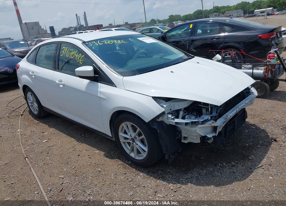 2018 FORD FOCUS SE VIN: 1FADP3FE0JL320961