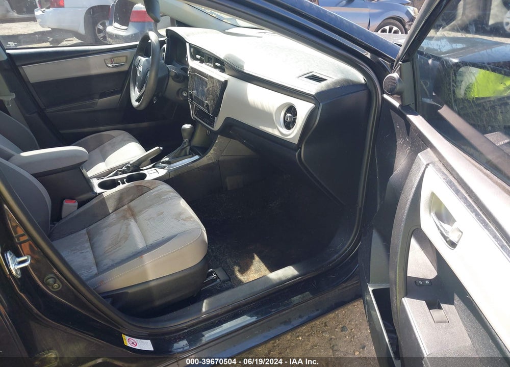 2018 TOYOTA COROLLA VIN: 2T1BURHE0JC120096