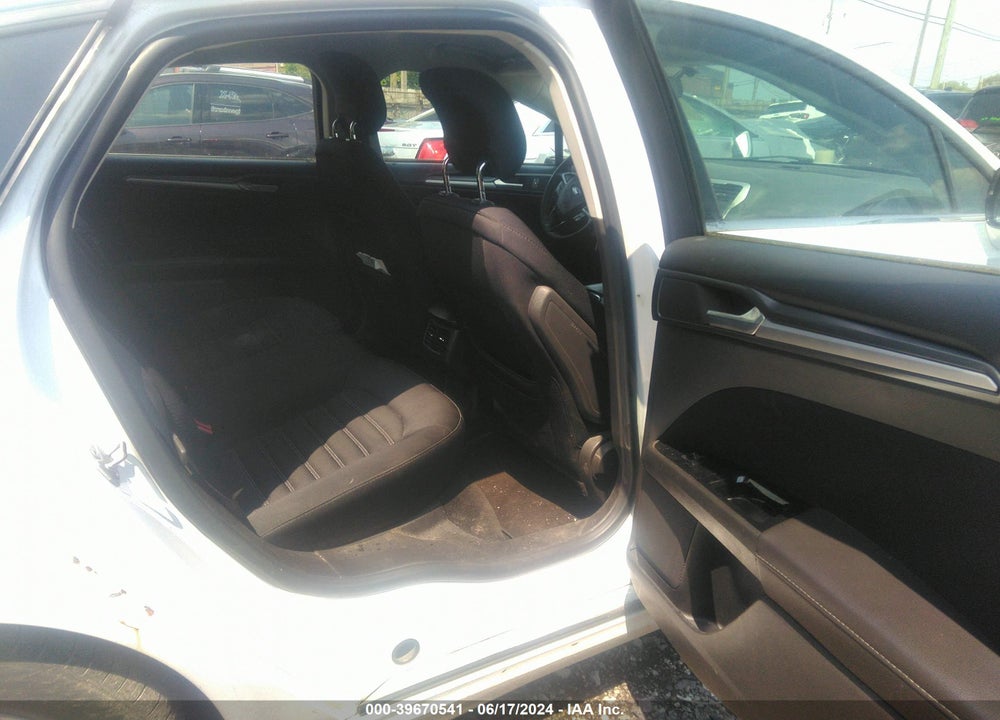 2014 FORD FUSION SE VIN: 3FA6P0H72ER338441