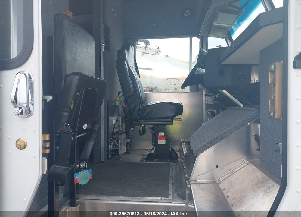 2023 FREIGHTLINER MT45G VIN: 4UZAC2G72PCUH3294
