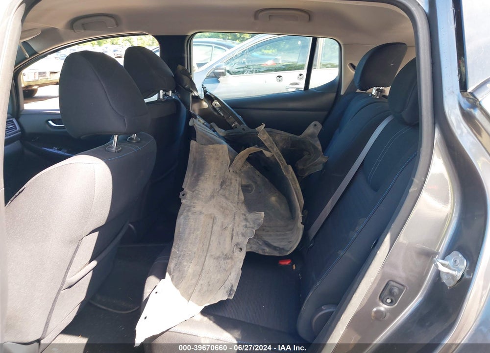 2018 NISSAN LEAF VIN: 1N4AZ1CP1JC302105