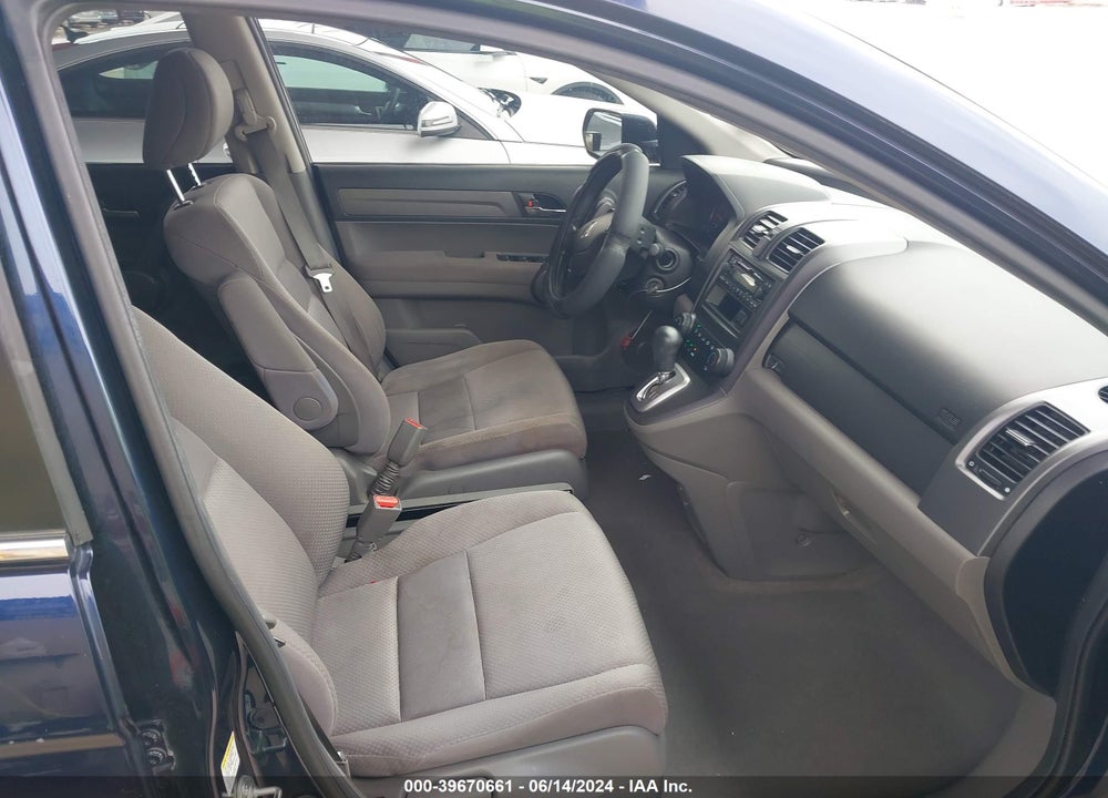 2008 HONDA CR-V LX VIN: JHLRE38378C040842