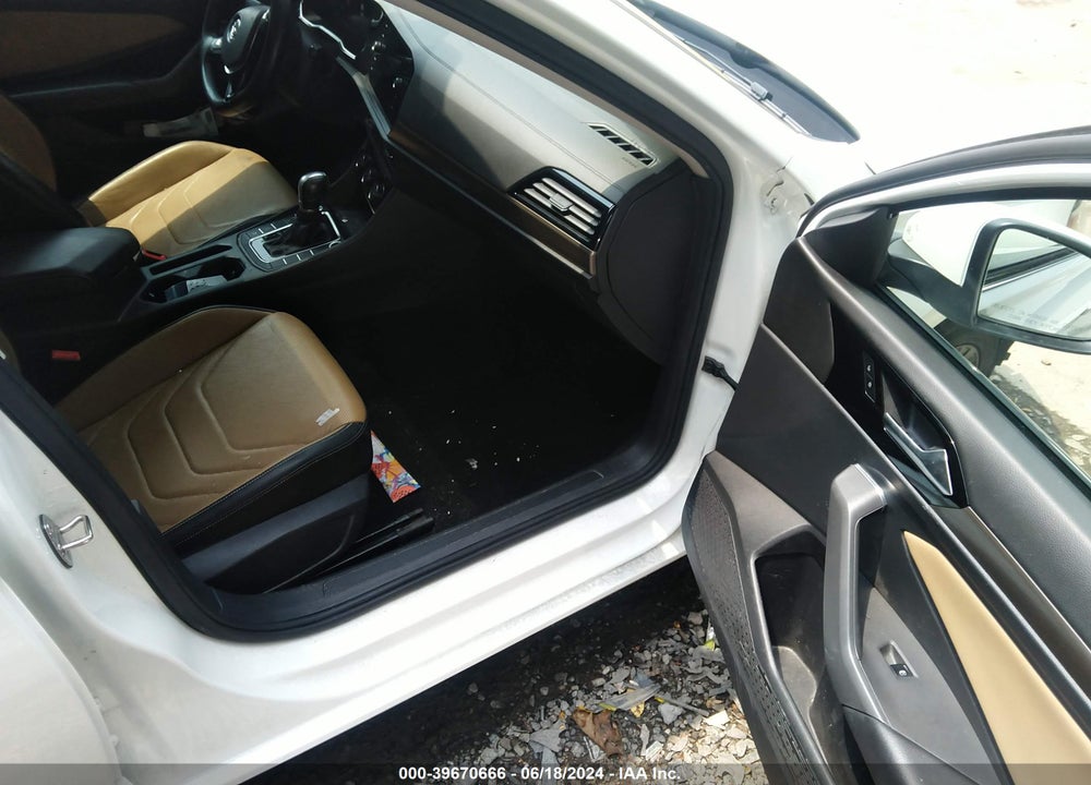 2019 VOLKSWAGEN JETTA 1.4T SEL PREMIUM VIN: 3VWG57BU4KM008723