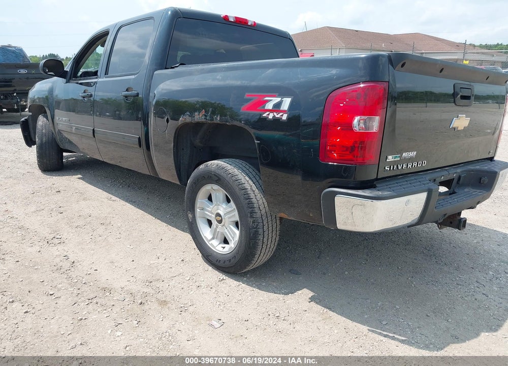 2011 CHEVROLET SILVERADO 1500 LT VIN: 3GCPKSE31BG372744