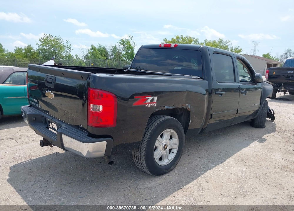 2011 CHEVROLET SILVERADO 1500 LT VIN: 3GCPKSE31BG372744