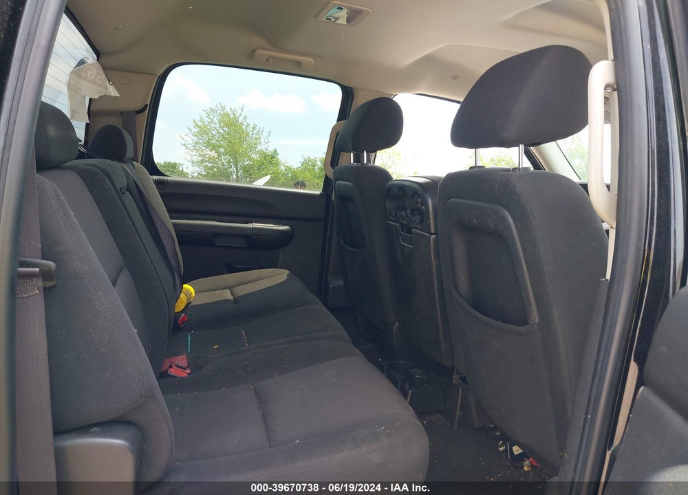 2011 CHEVROLET SILVERADO 1500 LT VIN: 3GCPKSE31BG372744