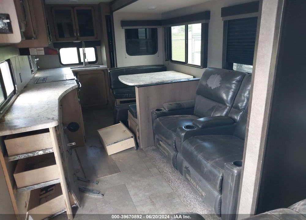 2019 GRAND DESIGN TRANSCEND VIN: 573TT3425K8801361
