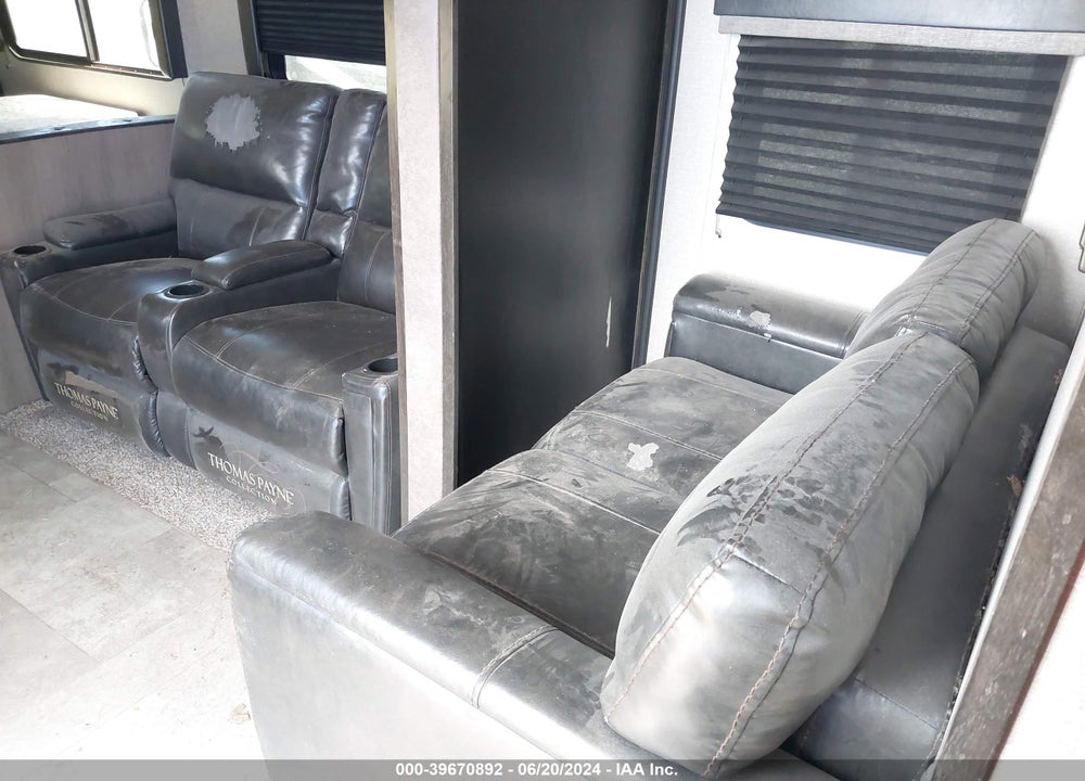 2019 GRAND DESIGN TRANSCEND VIN: 573TT3425K8801361