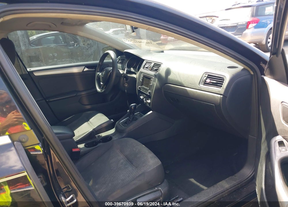 2017 VOLKSWAGEN JETTA 1.4T S VIN: 3VW2B7AJ9HM389679