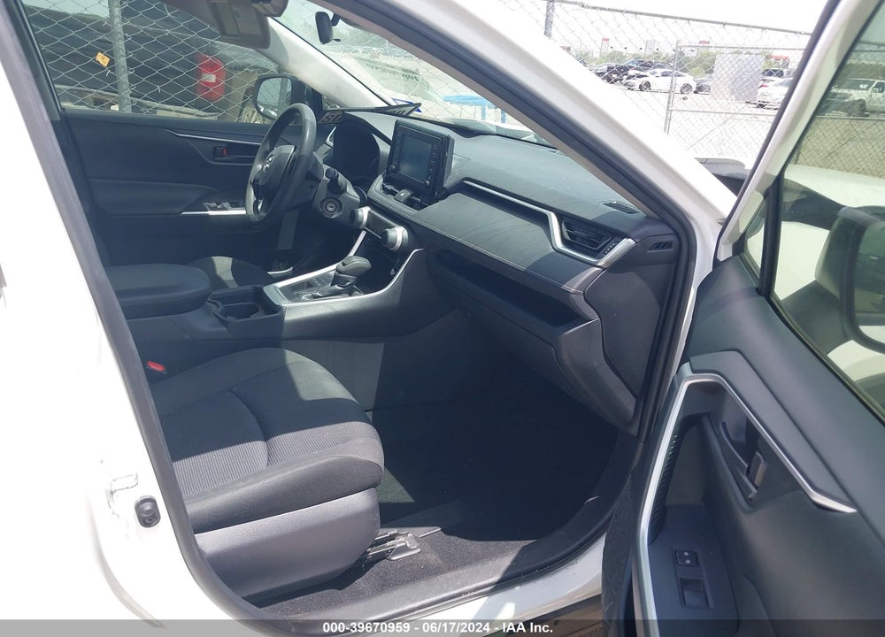 2019 TOYOTA RAV4 LE VIN: JTMF1RFV9KD036909