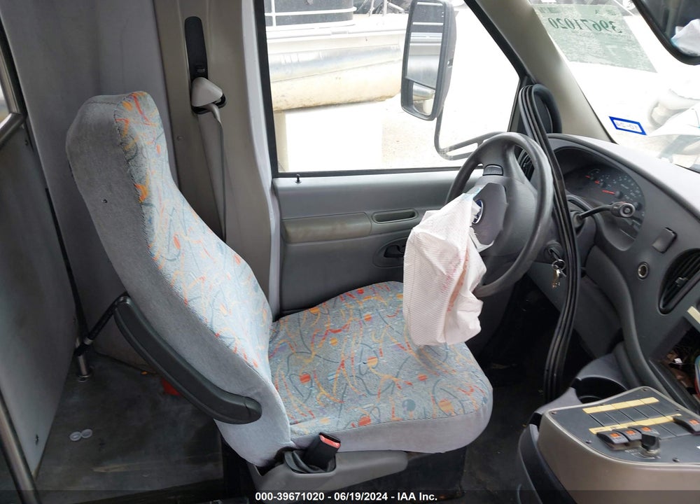 2006 STARCRAFT BUS E-450 CUTAWAY VIN: 1FDXE45S76DA72635