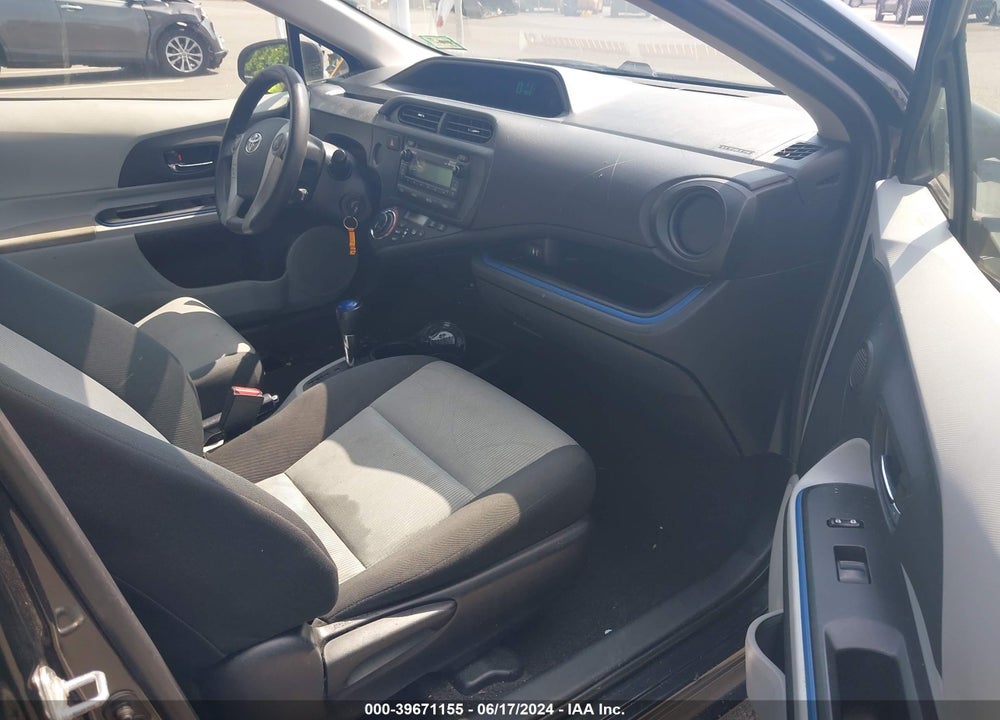 2013 TOYOTA PRIUS C TWO VIN: JTDKDTB36D1554150