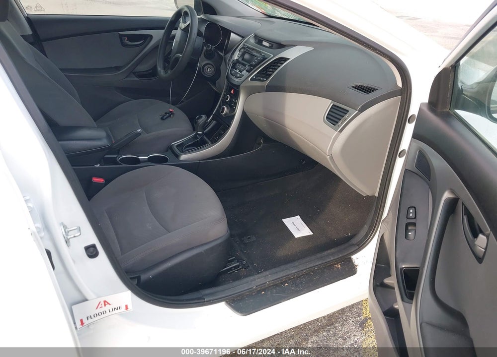 2015 HYUNDAI ELANTRA SE VIN: 5NPDH4AE2FH567740