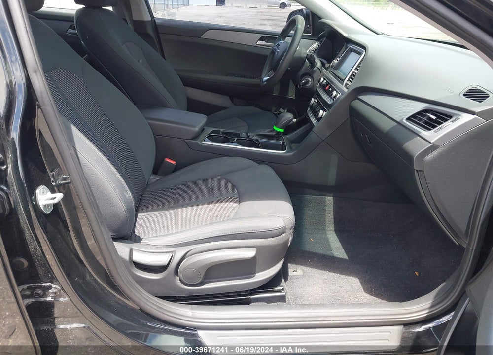 2019 HYUNDAI SONATA VIN: 5NPE24AF7KH746025