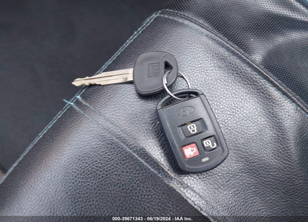 2006 HYUNDAI ELANTRA GLS/LIMITED VIN: KMHDN46D46U287893