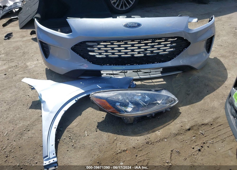 2022 FORD ESCAPE VIN: 1FMCU0G65NUB50581