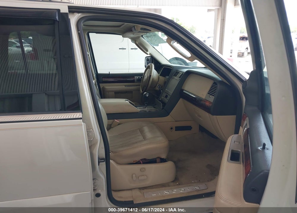 2006 LINCOLN NAVIGATOR LUXURY/ULTIMATE VIN: 5LMFU28576LJ19724