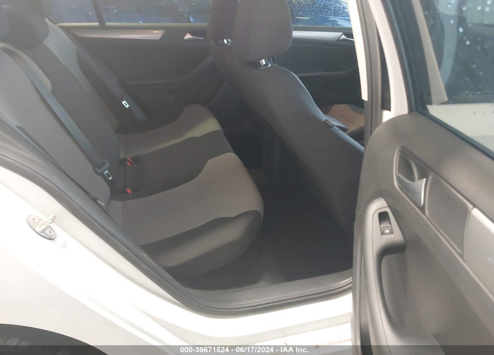 2018 VOLKSWAGEN JETTA 1.4T S VIN: 3VW2B7AJ1JM224957