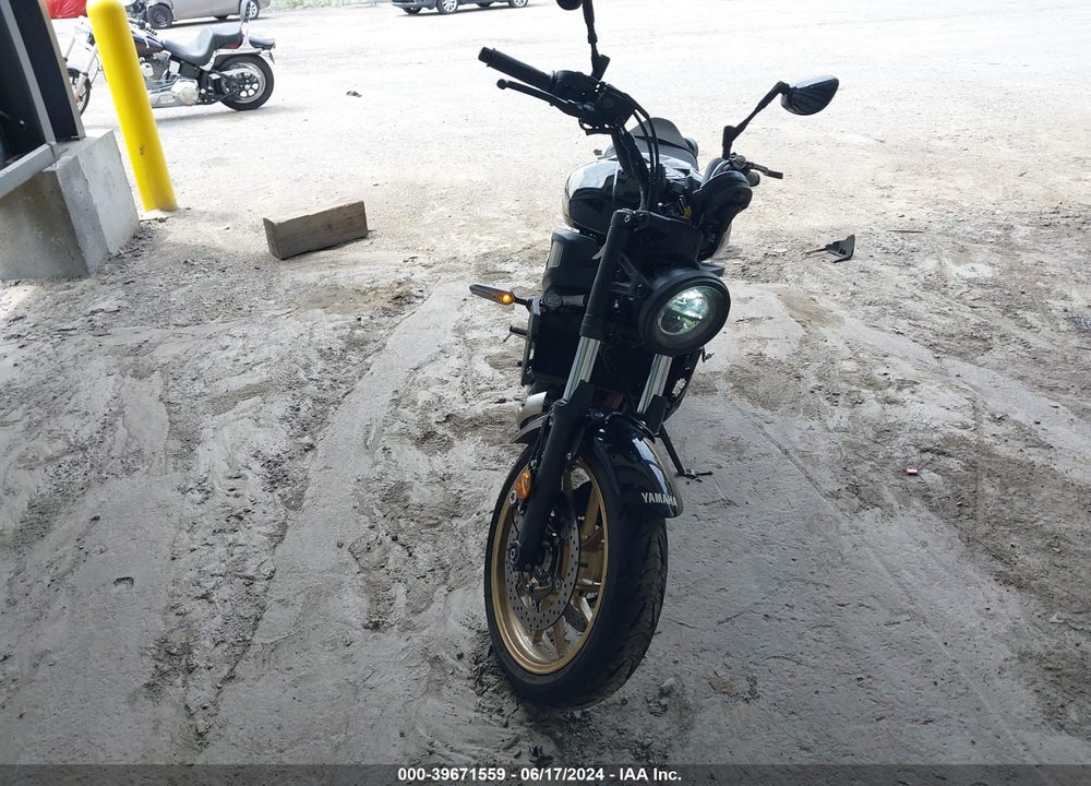 2023 YAMAHA MTM690 VIN: JYARM42Y1PA000899