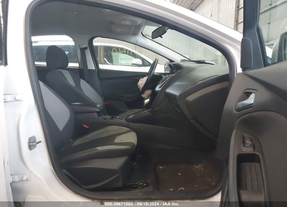 2014 FORD FOCUS SE VIN: 1FADP3K25EL461252