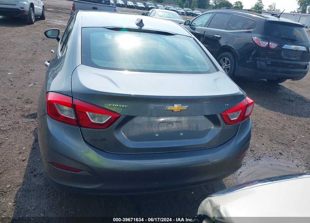 2019 CHEVROLET CRUZE LT VIN: 1G1BE5SM3K7139341