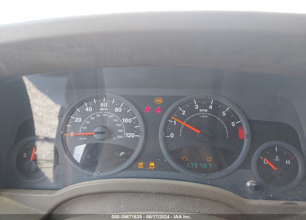 2008 JEEP PATRIOT SPORT VIN: 1J8FT28W18D760943