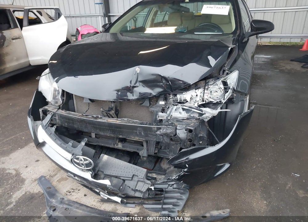 2017 TOYOTA CAMRY LE VIN: 4T1BF1FK2HU361879