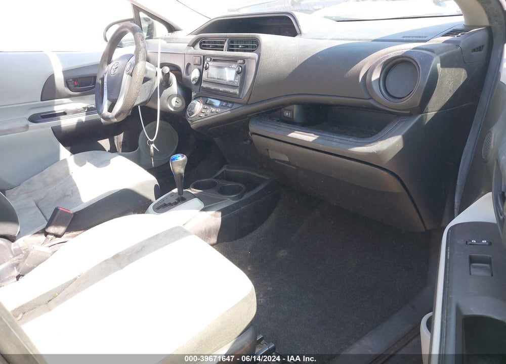 2013 TOYOTA PRIUS C VIN: JTDKDTB35D1546895