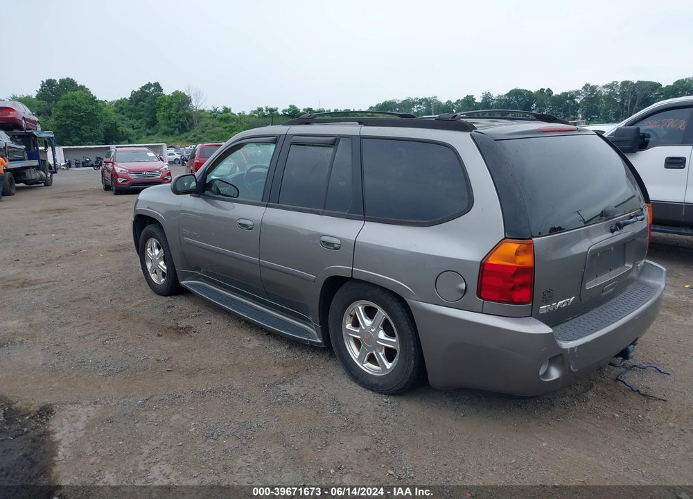 2005 GMC ENVOY DENALI VIN: 1GKET63M052346774