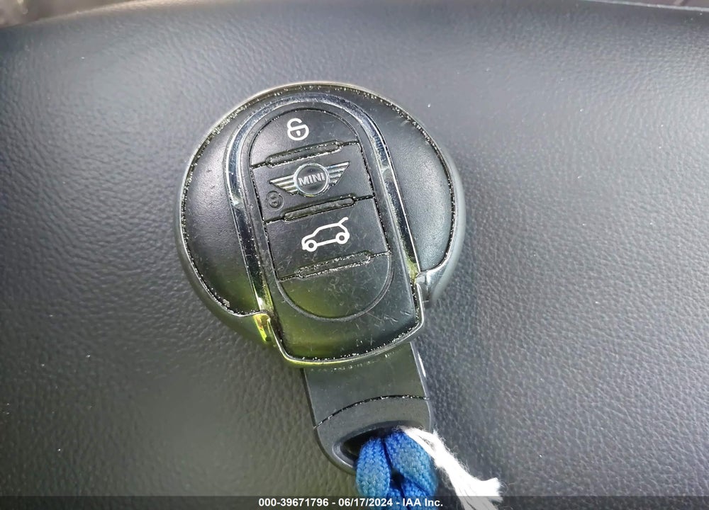 2019 MINI COUNTRYMAN COOPER S VIN: WMZYT5C52K3G90756