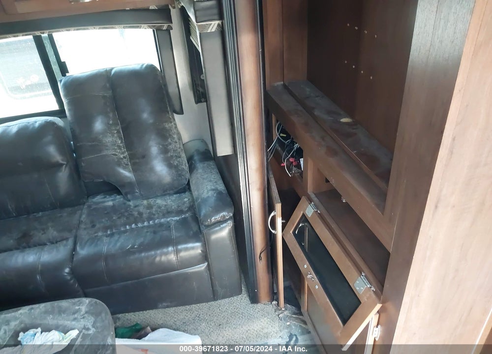 2017 JAYC EXPLORER VIN: 1UJBJ0BT4H1TR0085