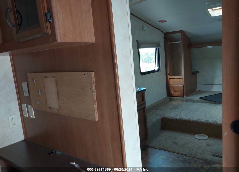 2011 CROSSROADS CRUISER TRAVEL TRAILER VIN: 4V0FC2925BE008284