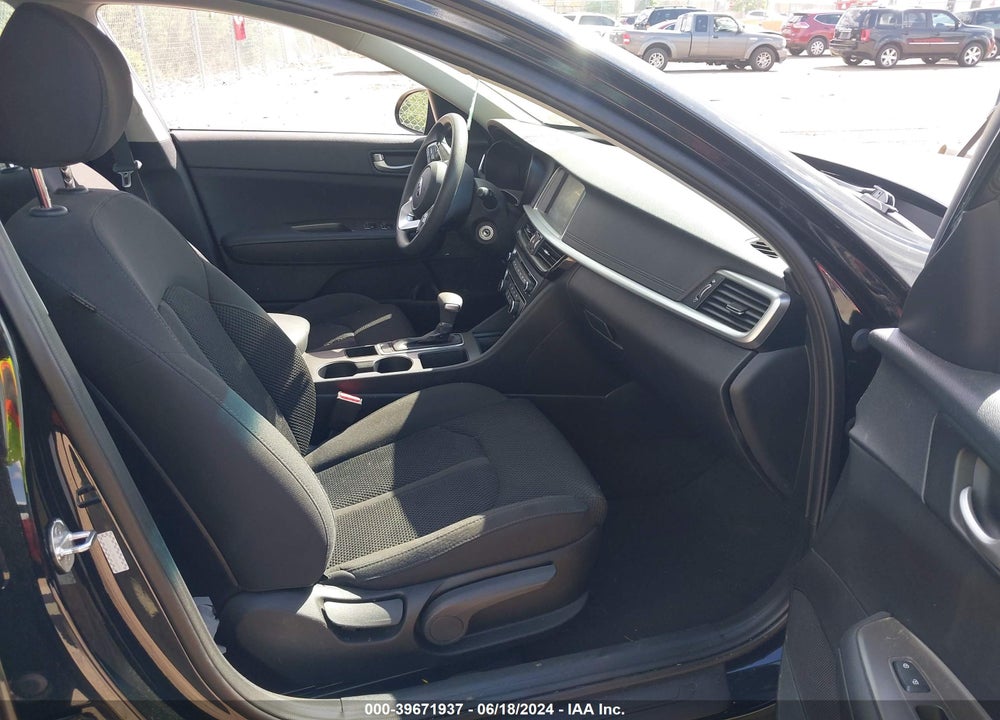 2019 KIA OPTIMA LX VIN: 5XXGT4L39KG358699
