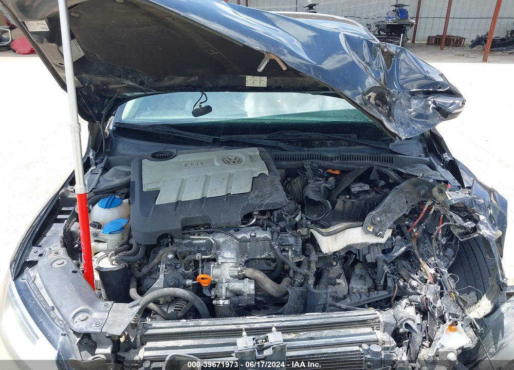 2013 VOLKSWAGEN JETTA 2.0L TDI VIN: 3VWLL7AJXDM399472