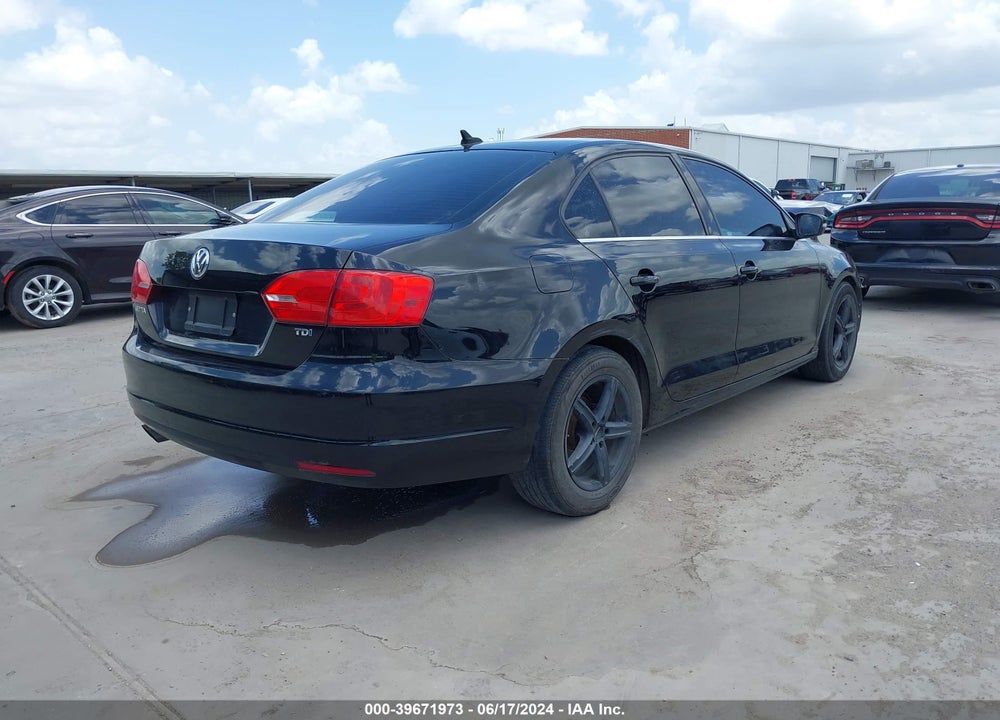 2013 VOLKSWAGEN JETTA 2.0L TDI VIN: 3VWLL7AJXDM399472