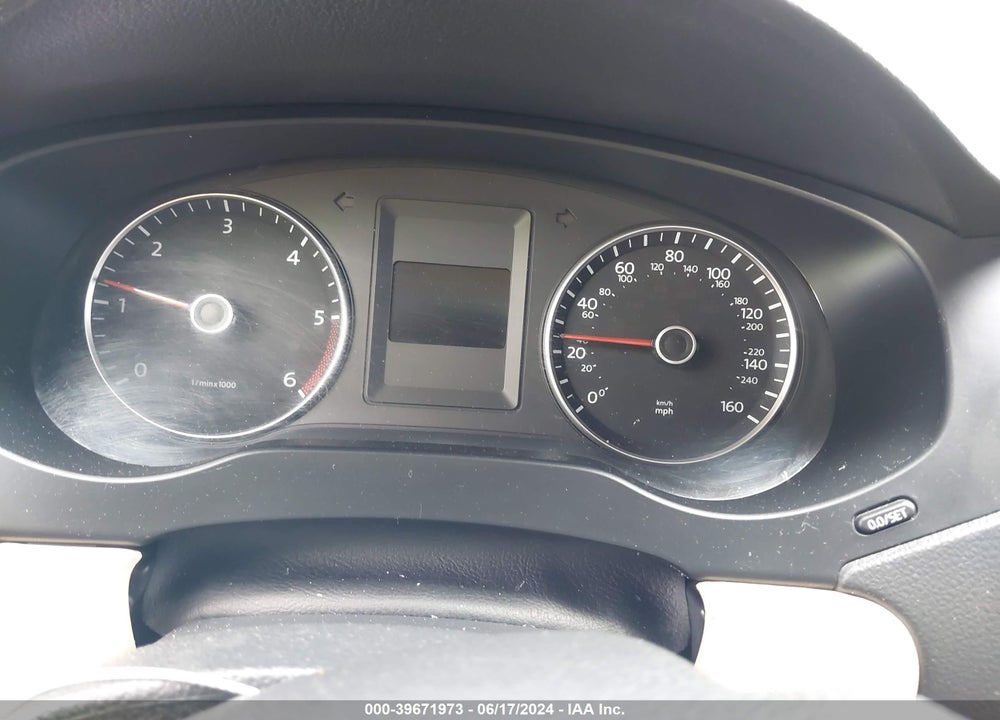 2013 VOLKSWAGEN JETTA 2.0L TDI VIN: 3VWLL7AJXDM399472