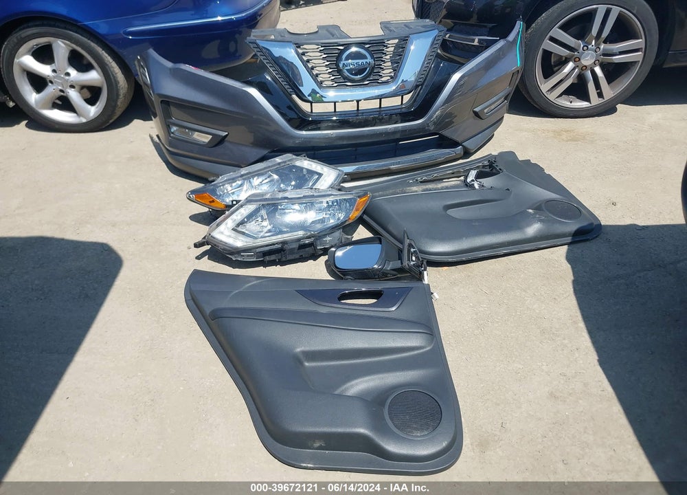 2019 NISSAN ROGUE SV VIN: 5N1AT2MT4KC761705