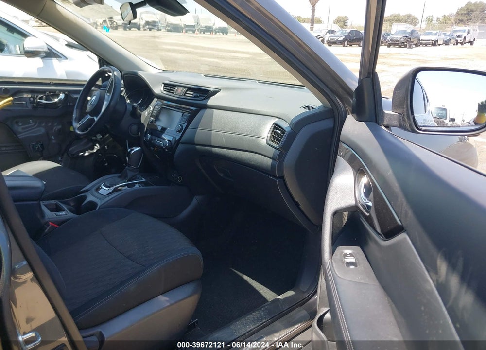 2019 NISSAN ROGUE SV VIN: 5N1AT2MT4KC761705